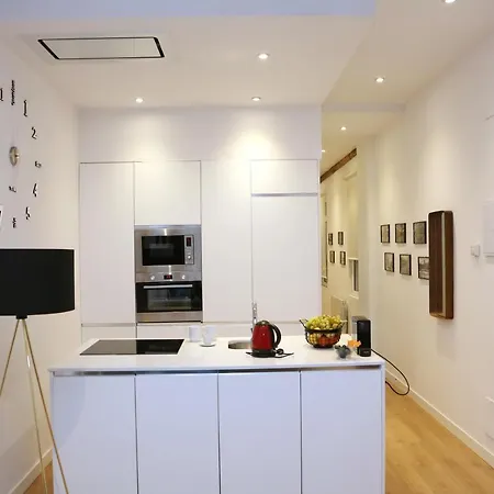 Piso Moderno A 2 Minutos Del Casco Viejo Con Parking Gratis Bilbao