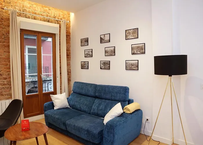 Piso Moderno A 2 Minutos Del Casco Viejo Con Parking Gratis * 毕尔巴鄂