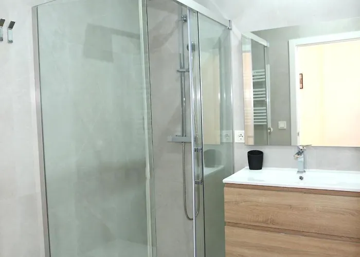 Piso Moderno A 2 Minutos Del Casco Viejo Con Parking Gratis * 毕尔巴鄂