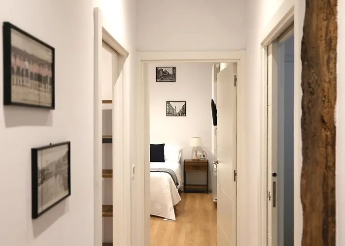 公寓 Piso Moderno A 2 Minutos Del Casco Viejo Con Parking Gratis