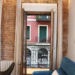 Piso Moderno A 2 Minutos Del Casco Viejo Con Parking Gratis Apartment