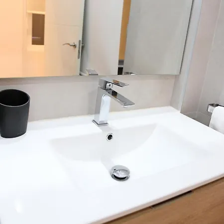 Piso Moderno A 2 Minutos Del Casco Viejo Con Parking Gratis Apartamento *