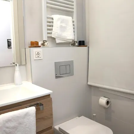 Apartamento Piso Moderno A 2 Minutos Del Casco Viejo Con Parking Gratis *