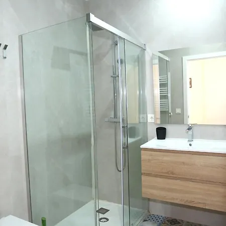 Piso Moderno A 2 Minutos Del Casco Viejo Con Parking Gratis * Bilbao