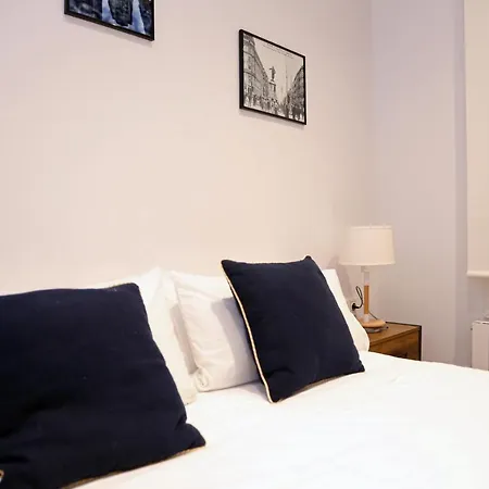 Piso Moderno A 2 Minutos Del Casco Viejo Con Parking Gratis דירה בילבאו