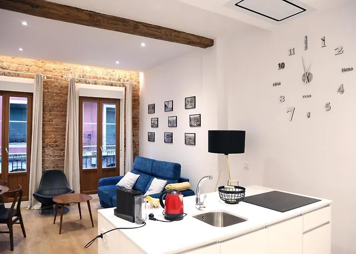 Piso Moderno A 2 Minutos Del Casco Viejo Con Parking Gratis