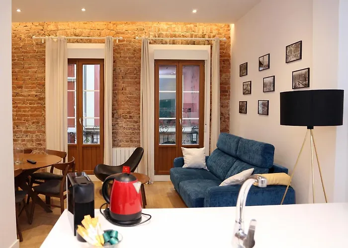 Piso Moderno A 2 Minutos Del Casco Viejo Con Parking Gratis Apartment