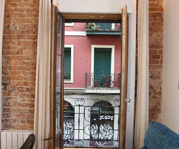 Piso Moderno A 2 Minutos Del Casco Viejo Con Parking Gratis Daire