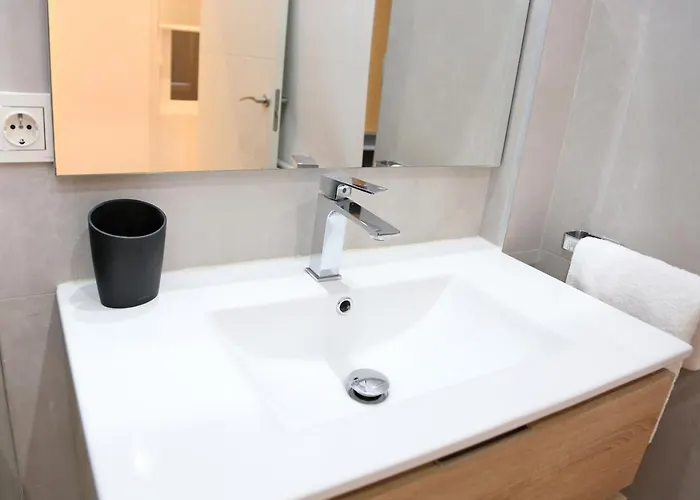 Piso Moderno A 2 Minutos Del Casco Viejo Con Parking Gratis Daire *