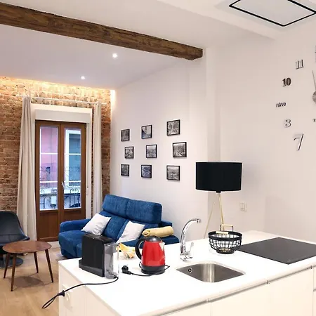 Piso Moderno A 2 Minutos Del Casco Viejo Con Parking Gratis