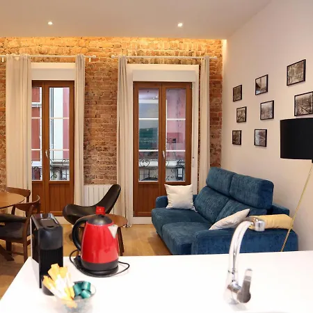 Piso Moderno A 2 Minutos Del Casco Viejo Con Parking Gratis Апартаменты