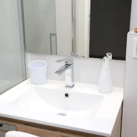 Piso Moderno A 2 Minutos Del Casco Viejo Con Parking Gratis Бильбао