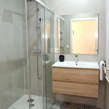 Апартаменты Piso Moderno A 2 Minutos Del Casco Viejo Con Parking Gratis